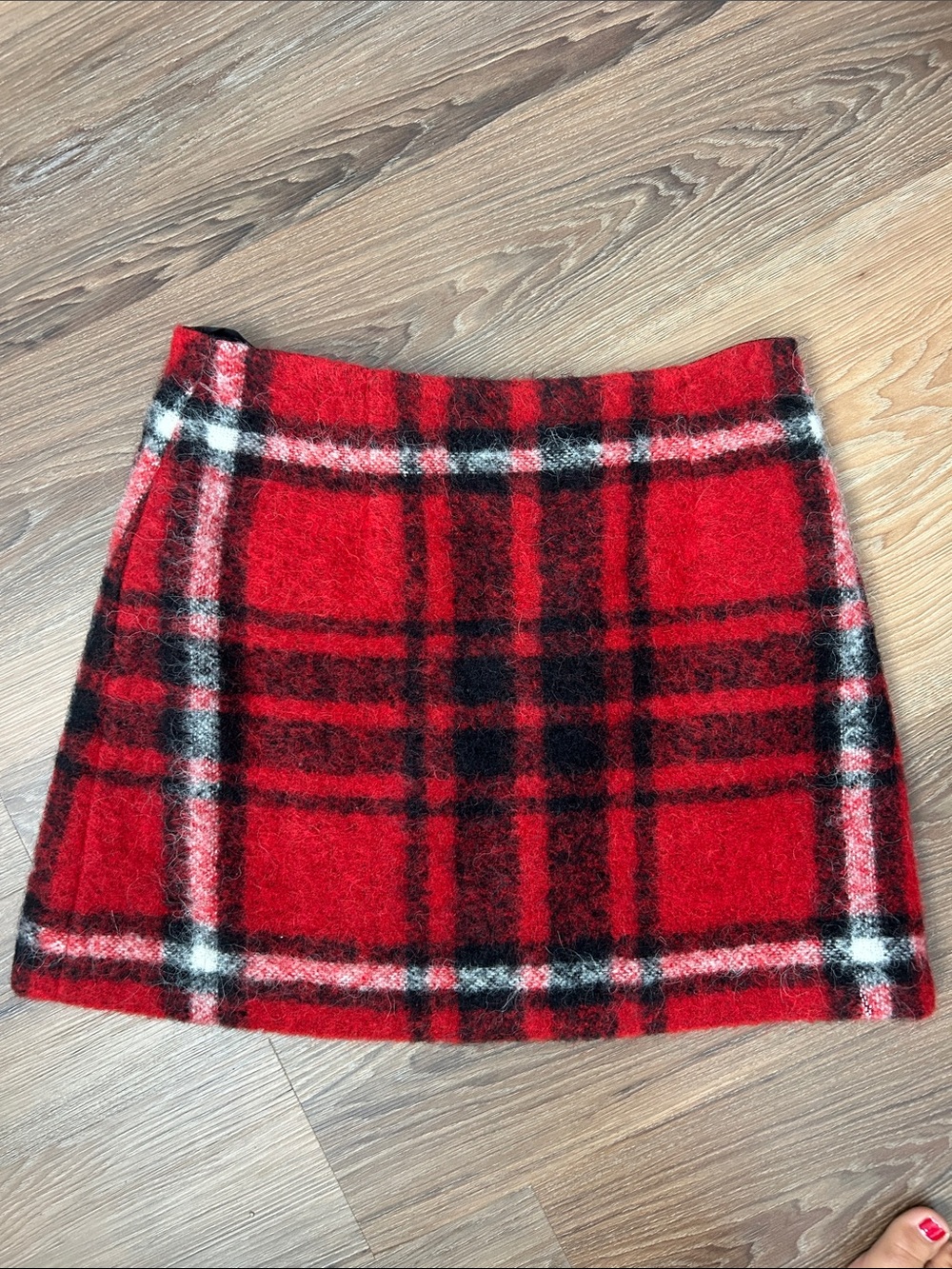 Ralph Lauren Red Black Plaid Mini Skirt with Buckle Straps - Picture 3 of 3